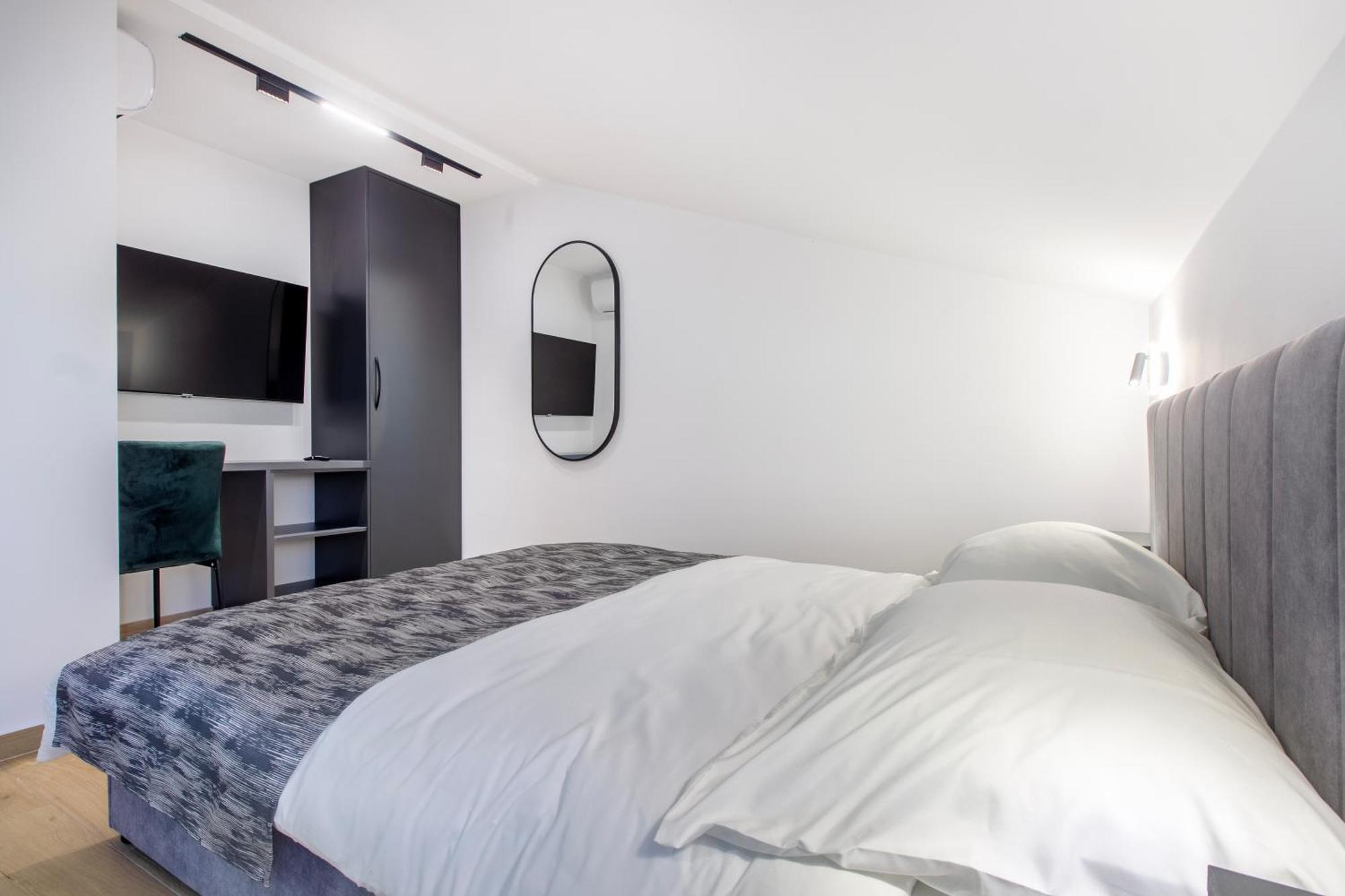 Seafront Villa Kupinica With Heated Pool Vinisce Bagian luar foto