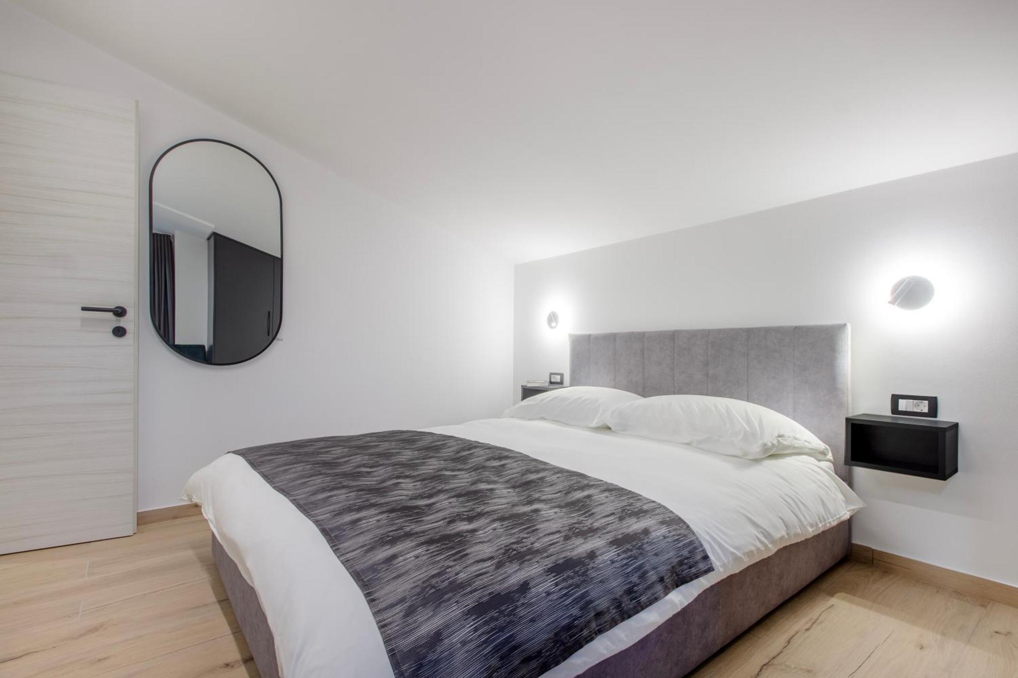 Seafront Villa Kupinica With Heated Pool Vinisce Bagian luar foto
