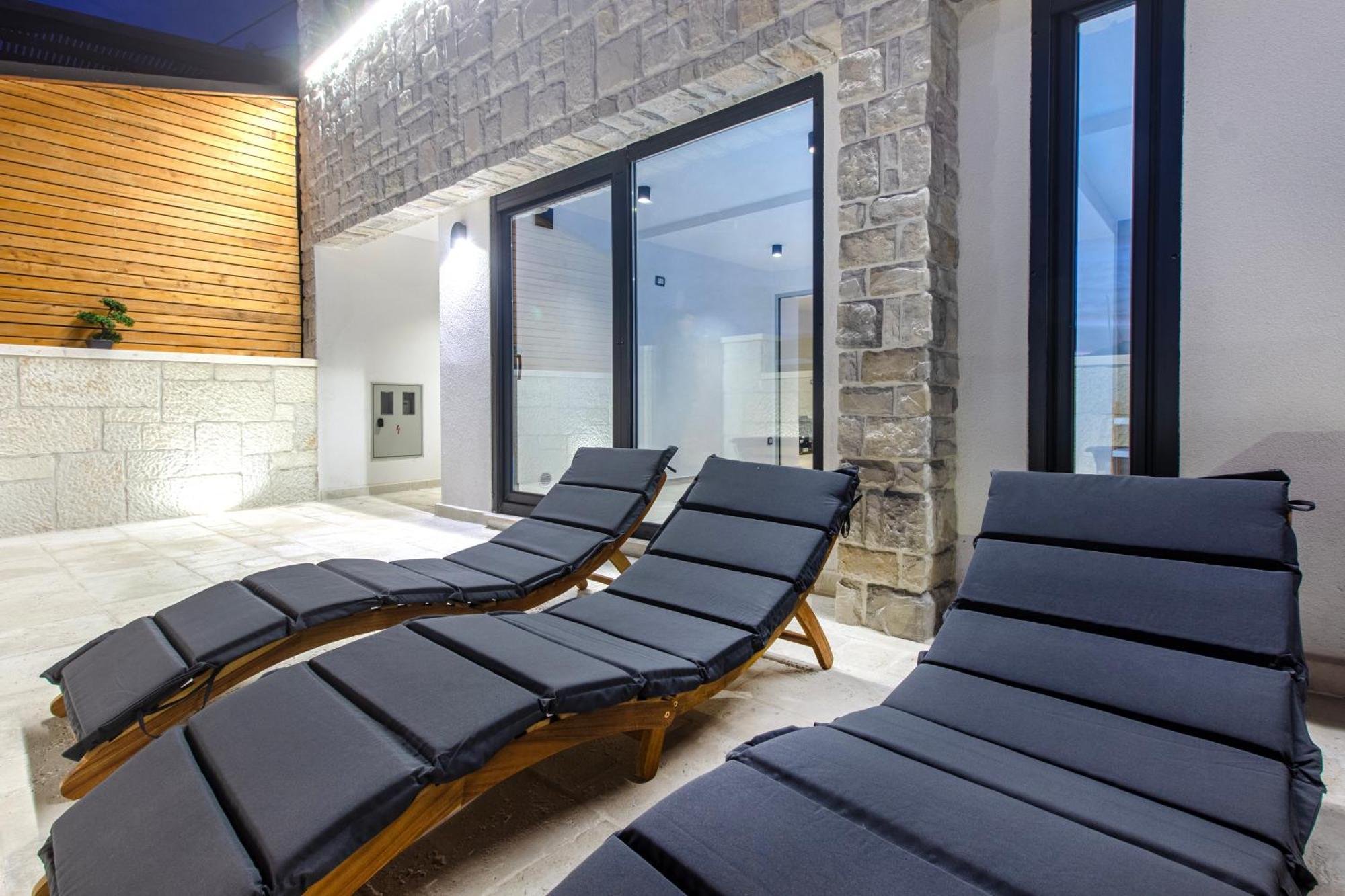 Seafront Villa Kupinica With Heated Pool Vinisce Bagian luar foto