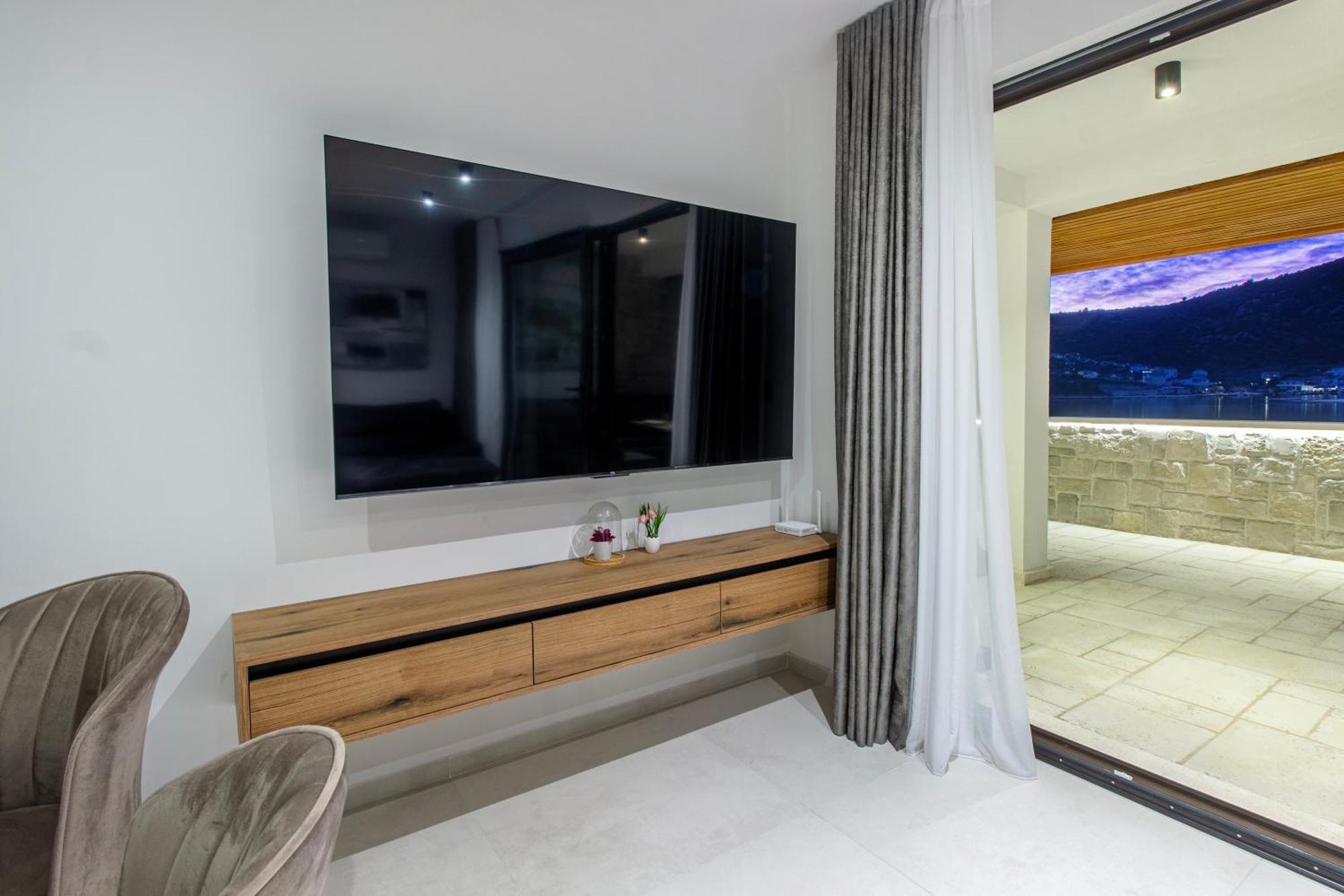 Seafront Villa Kupinica With Heated Pool Vinisce Bagian luar foto