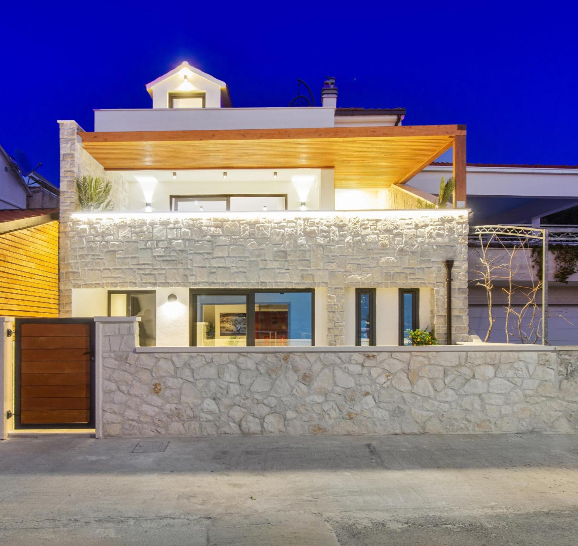 Seafront Villa Kupinica With Heated Pool Vinisce Bagian luar foto